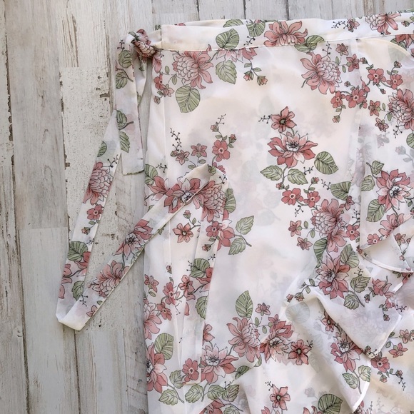 NWT Chelsea & Violet Wrap Skirt Floral Size Medium - Picture 6 of 14